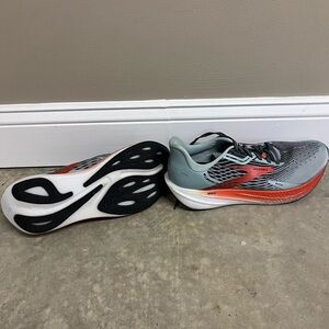 Brooks Hyperion Max Men’s 10 & 10.5